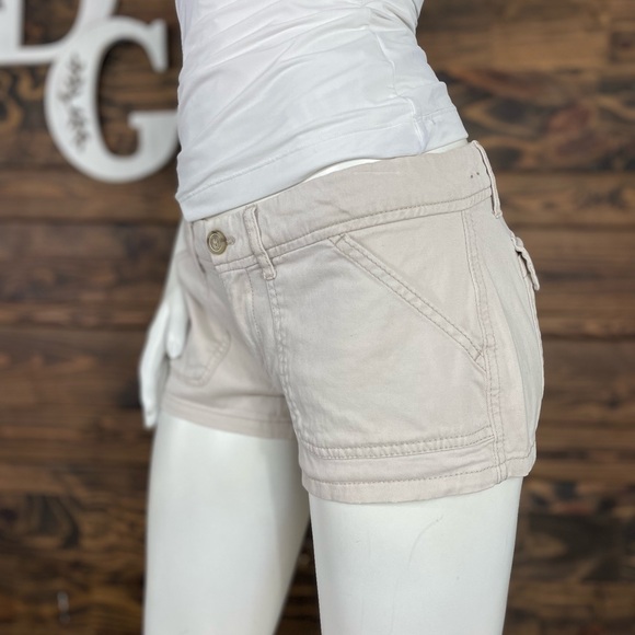 Hollister | Y2K Ivory Tan Cream Cargo Shorts Low Rise So Cal Stretch - Picture 1 of 7